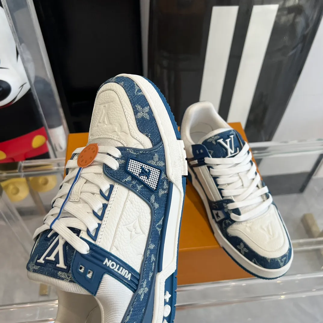 👟👟Ex-factory price 840👟👟 Women's shoes factory Couple model 👫LV Trainer series basketball sneakers🌟 Original molded TPU outsole The texture is the same as the original ⚠️Original development Top version All details are consistent with the original ⚠️ Size: 35-45